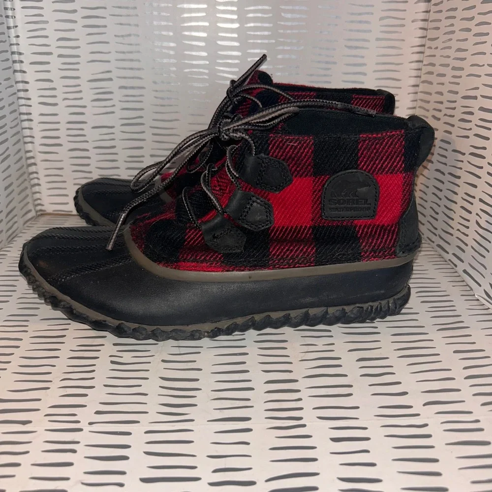 Sorel Women's Out  N About  Waterproof Buffalo Plaid‎ Winter Snow Boots Size 8.5